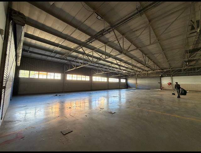 2,227.20M² SHOWROOM TO LET IN BRUMA